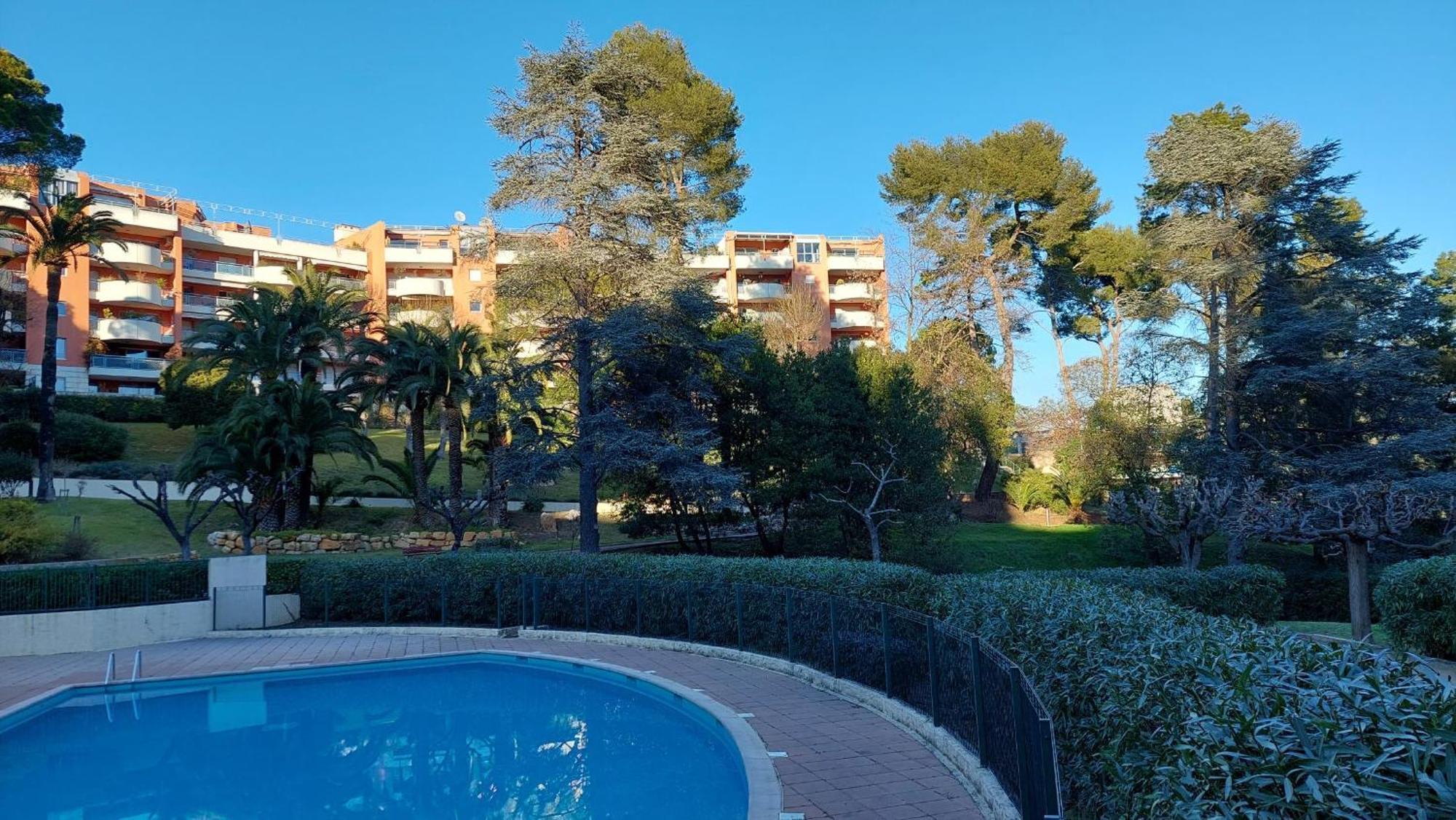 Charmant Appartement Residentiel Avec Terrasse, Jardin Privatif Et Piscine A Cannes Κάννες Εξωτερικό φωτογραφία